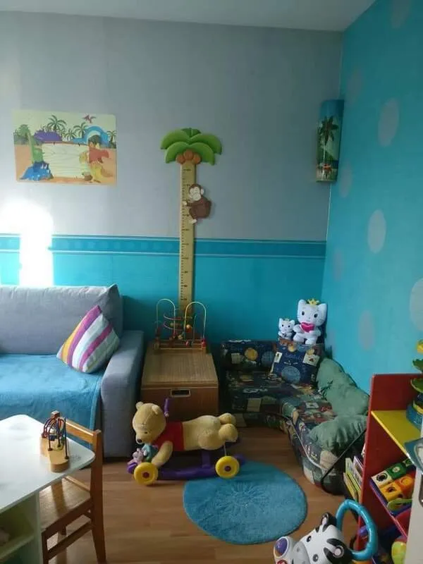 Première chambre avec pouf